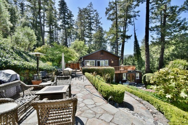 Building Photo - Private Home in Scenic Forest Knolls