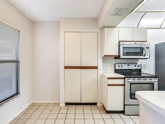 Foto del edificio - 1332 Pasadena Ave S