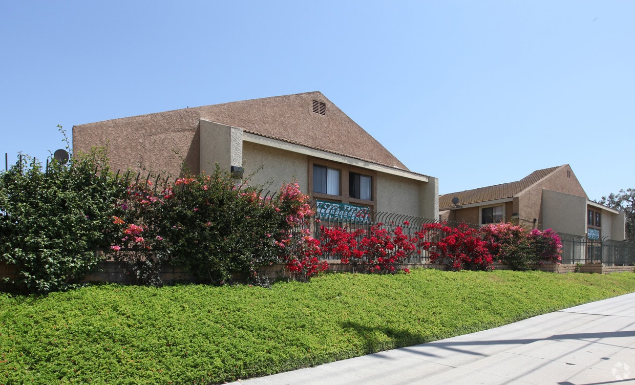 Exterior - 2120-2200 Bullis Rd