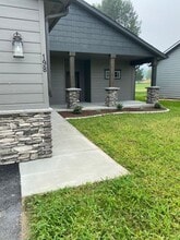 Building Photo - 198 Ironwood Dr