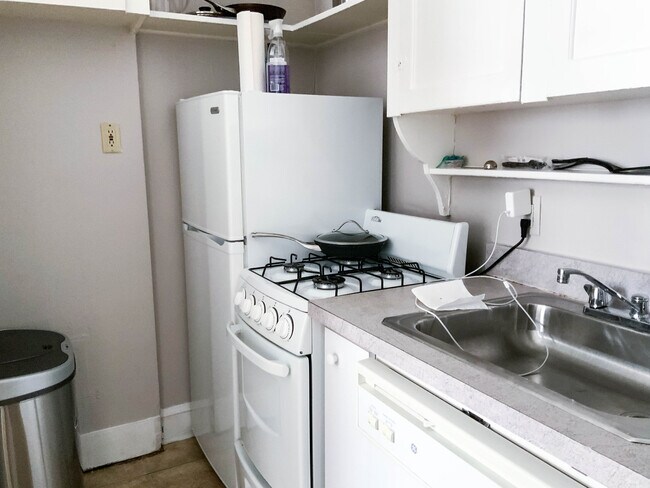 KITCHEN - 23 Lanark Rd