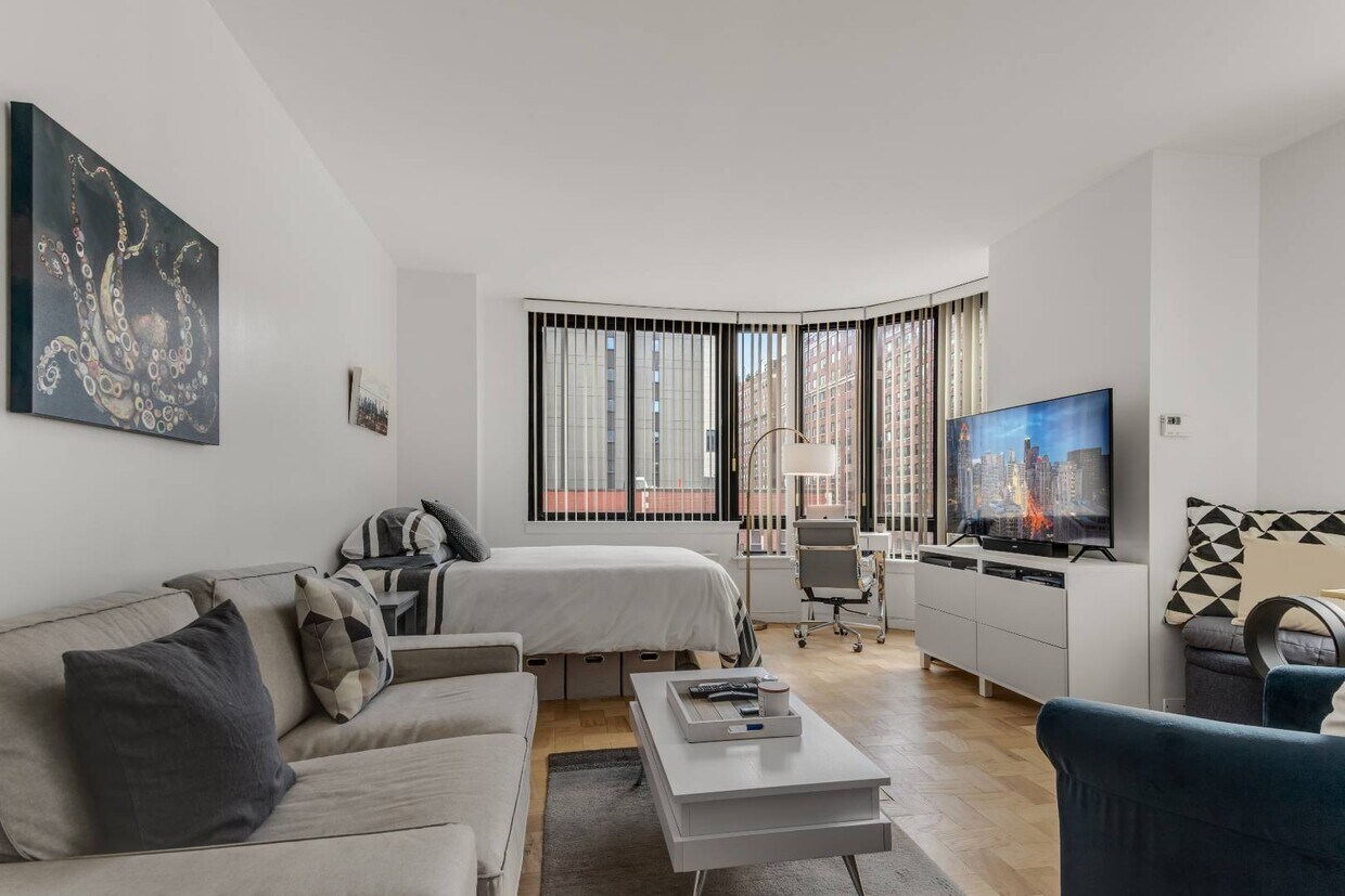 Primary Photo - 455 East 86th St