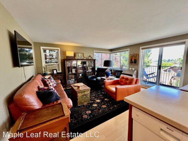 Building Photo - 2 br, 1 bath House - 2400 E. Howell, Unit H