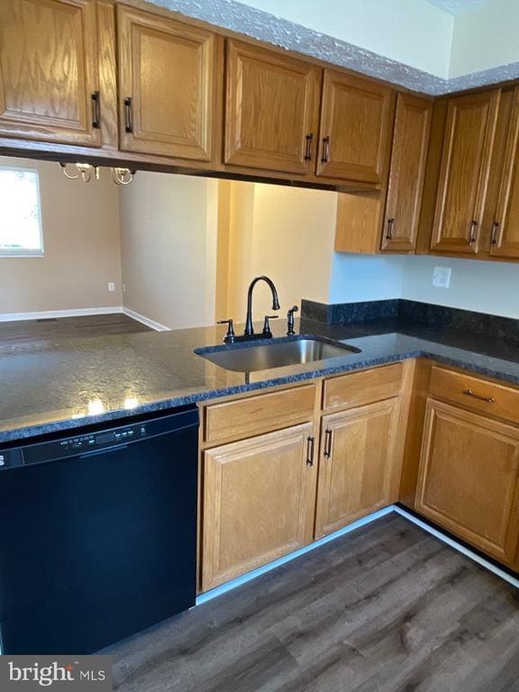 Foto del edificio - 5863 Rowanberry Dr