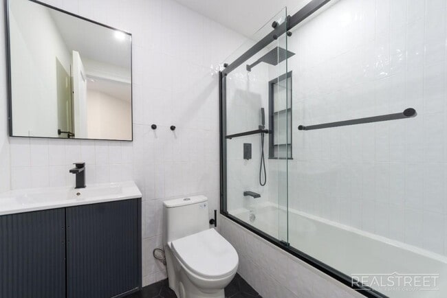 Foto del edificio - Brand New 2 Bed in Bushwick Townhouse with...