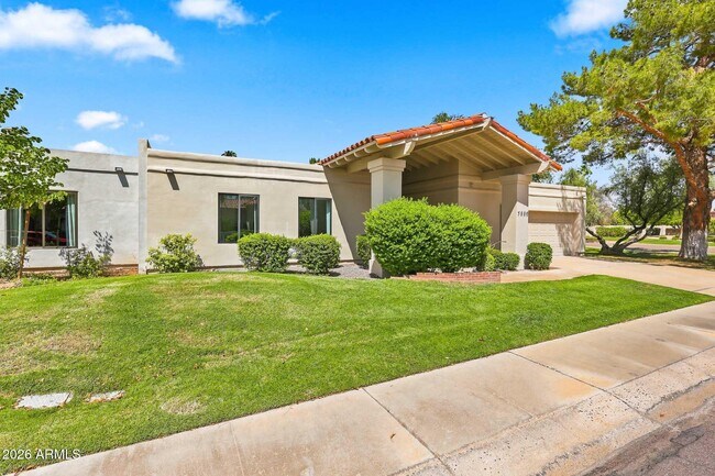Building Photo - 7330 E Las Palmaritas Dr