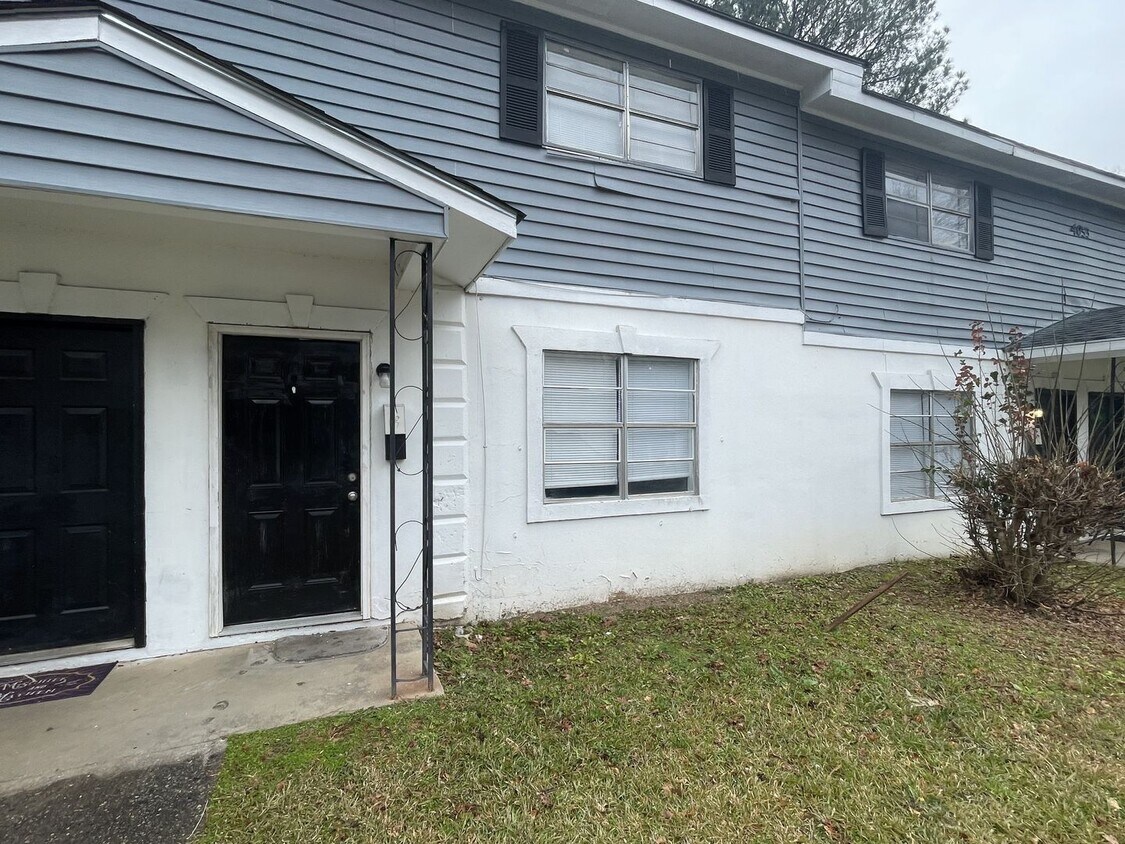 Foto principal - Trinity Creek Townhomes