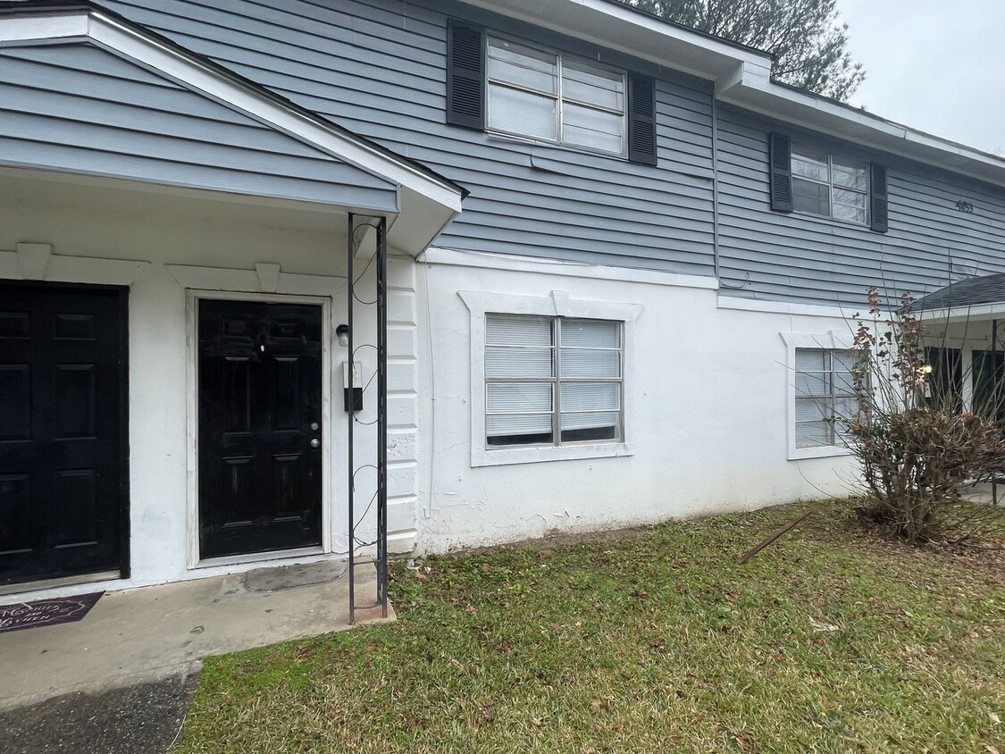 Foto principal - Trinity Creek Townhomes