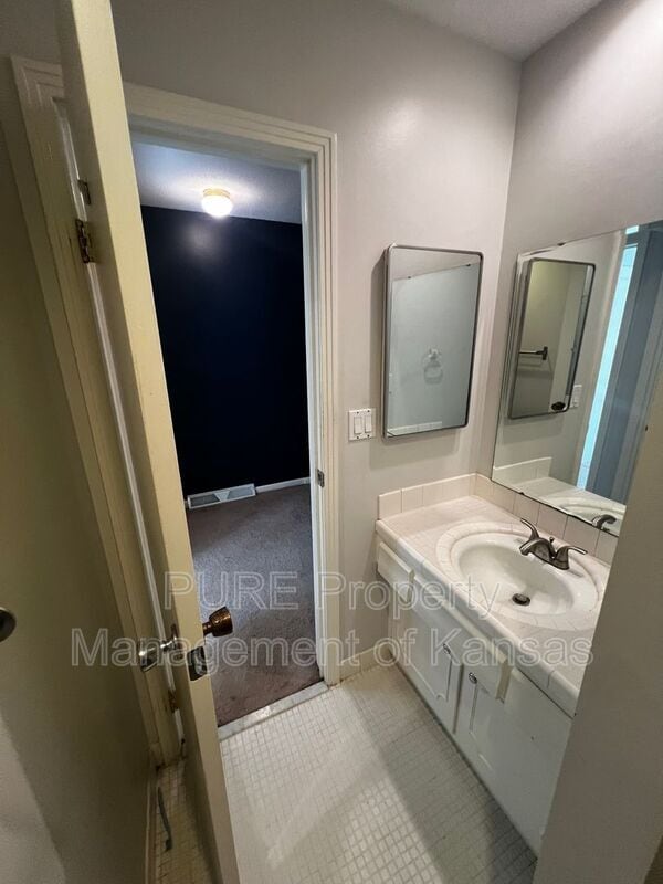 Building Photo - 5554 W 97th Street
