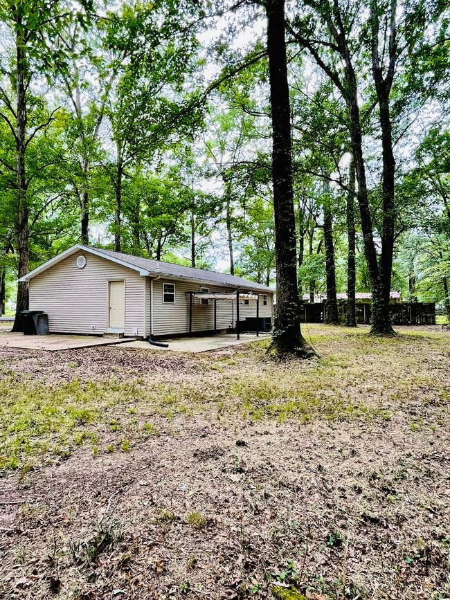 Building Photo - 596 Myers Rd