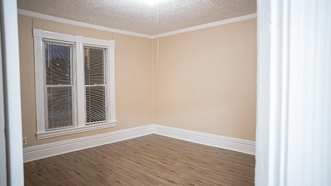 Building Photo - 5363 Arsenal St