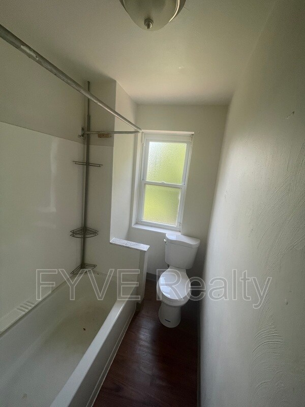 Building Photo - 7317 Woodlawn Ave