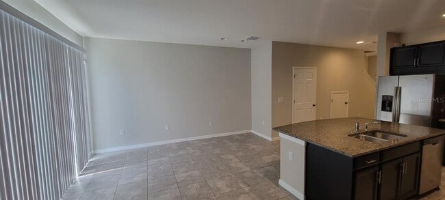 Foto del edificio - 7025 Grand Elm Dr
