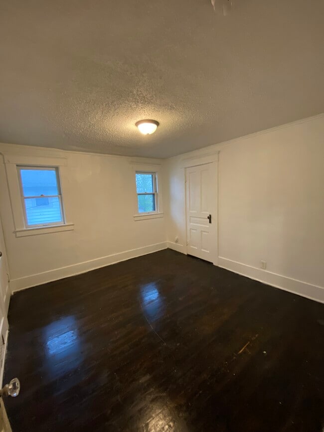 Dormitorio 2 - 33 Frelinghuysen Ave
