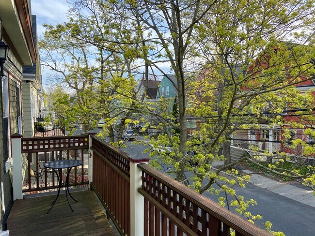 private balcony - 39 Pearson Ave