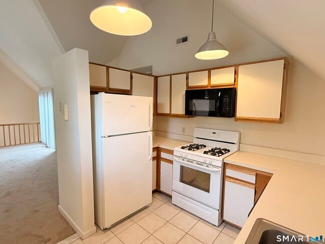 Building Photo - 132 Montoya Dr