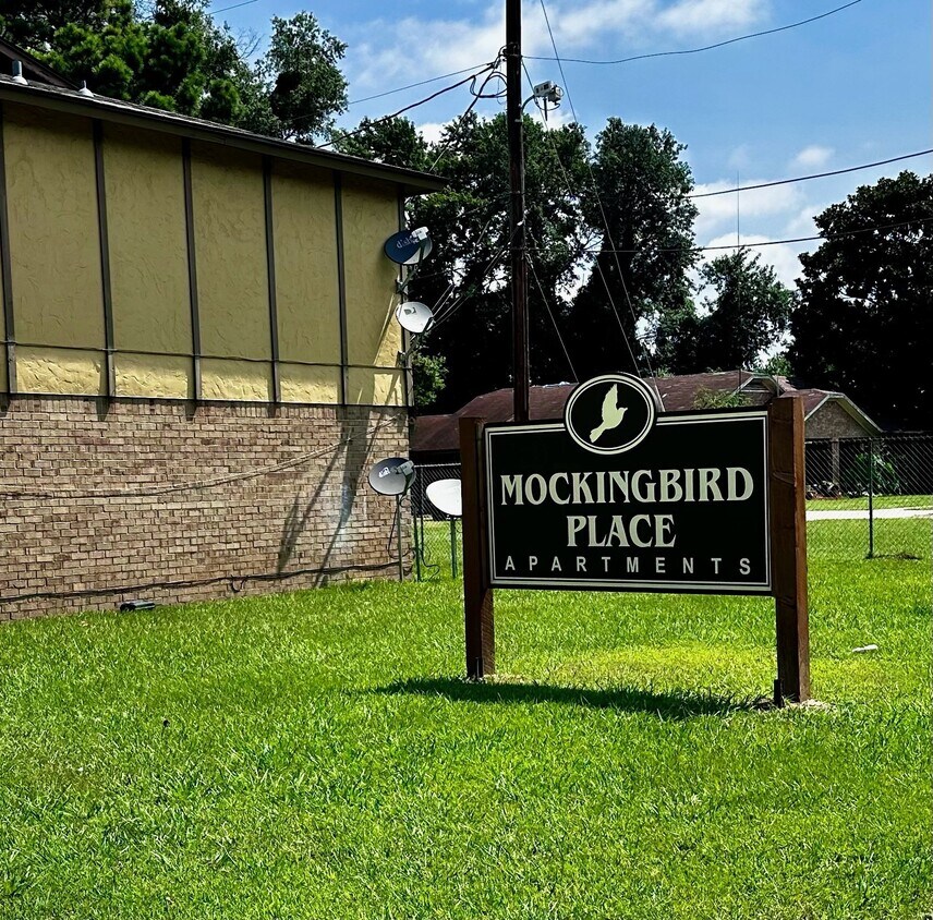 Mockingbird Place Apartments Apartments in Hooks, TX