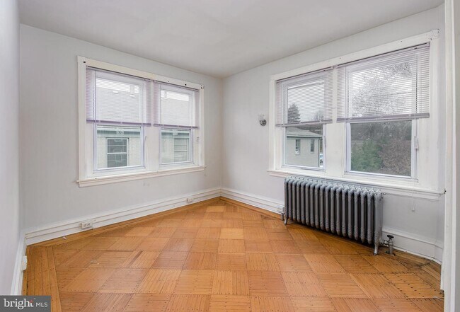 Foto del edificio - 343 W Lancaster Ave