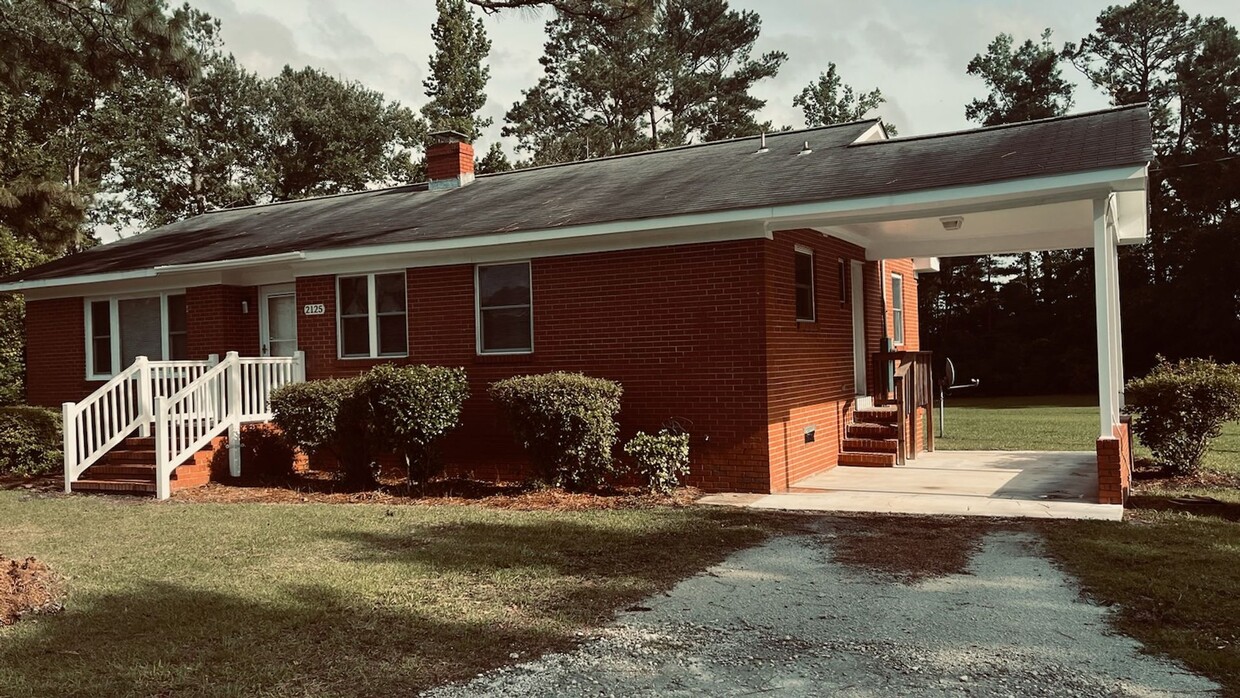 Primary Photo - Farmhouse Charm!