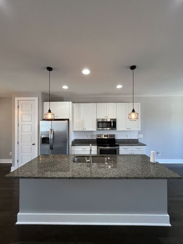 Foto del edificio - 227A Hillcrest Dr