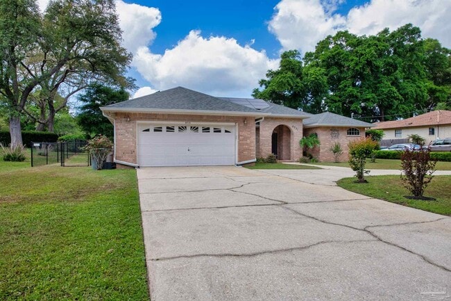 Foto del edificio - 8731 Thunderbird Dr