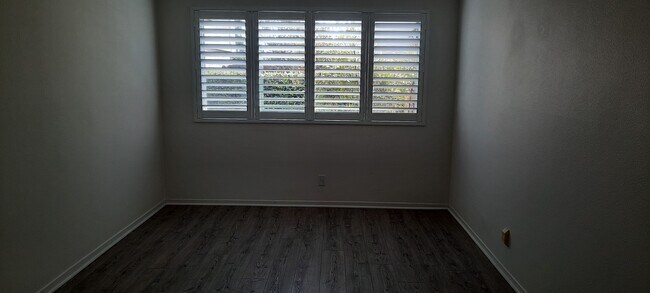 Guest Room - 3663 San Remo Dr