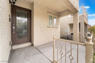 Building Photo - 9132 Gabardine Ave