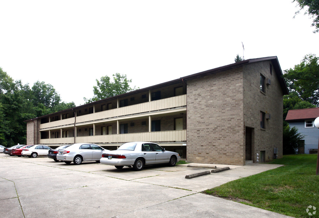Primary Photo - 1320 Bailey Rd