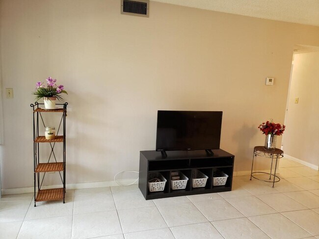 Foto del edificio - 130 NW 70th St
