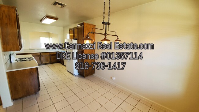 Building Photo - 1200 Arbor Dr