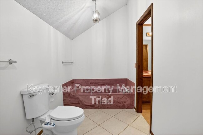 Foto del edificio - 407 Grenham Rd