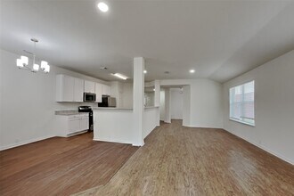 Building Photo - 10414 Falling River Dr