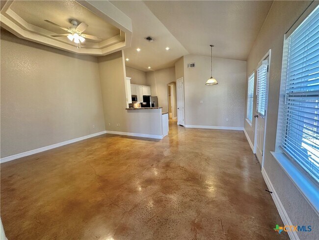 Foto del edificio - 362 E Faust St