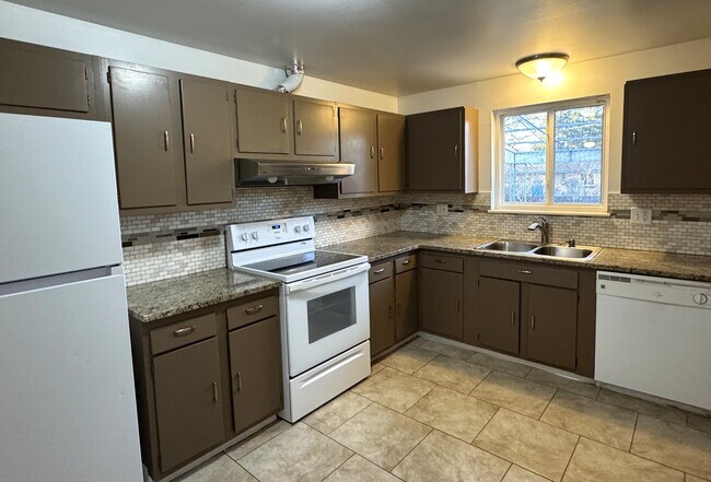 Building Photo - 12327 E Virginia Pl