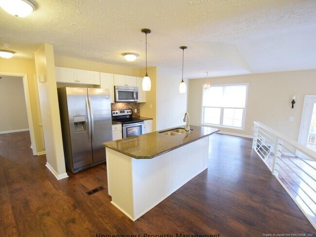 Building Photo - 450 Wilder Dr