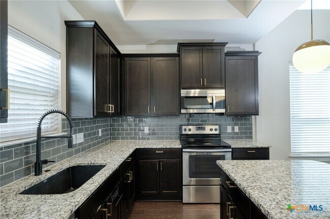 Foto del edificio - 16009 McAloon Way