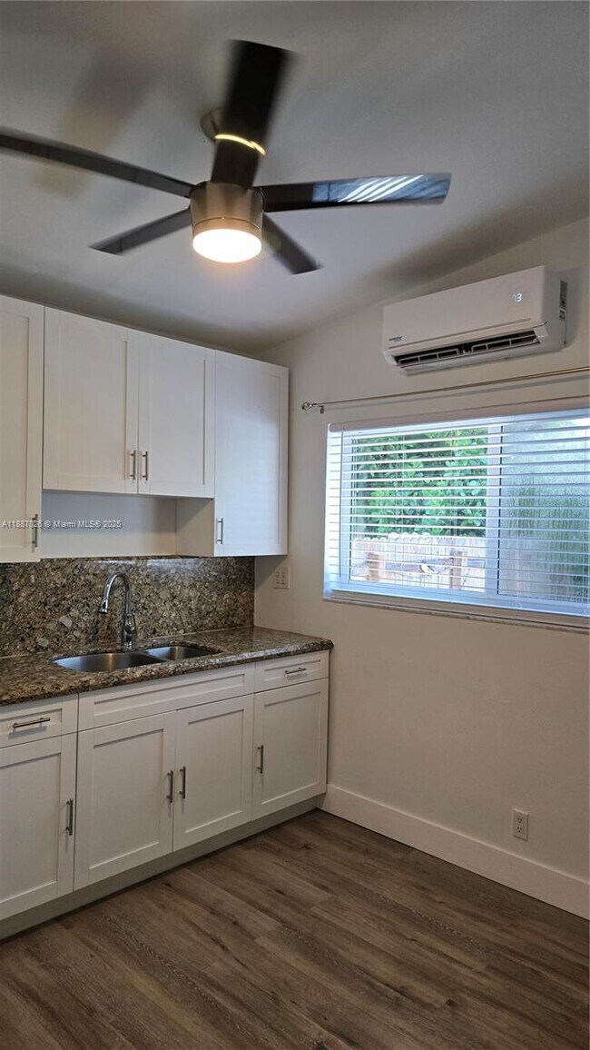 Foto del edificio - 960 SW 42nd Ave
