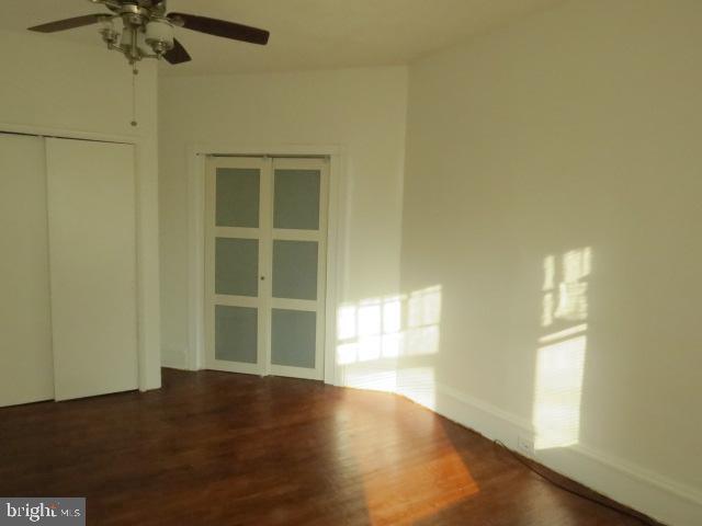 Primary Photo - 301 W 18th St