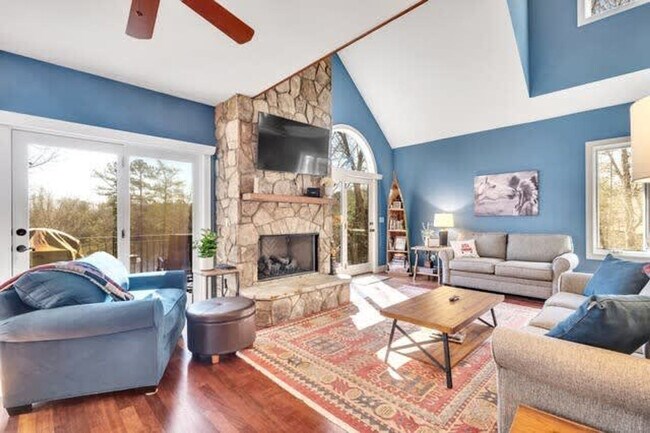 Foto del edificio - 49 Indian Summer Ln