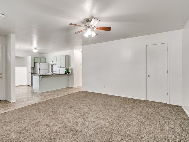 Living Room - 420 W Daws St