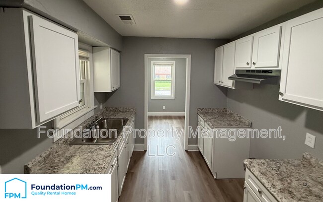 Building Photo - 2100 Worthington Cir