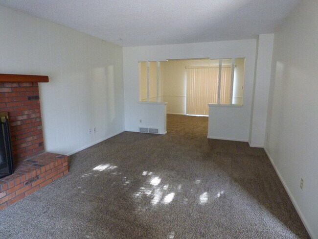 Building Photo - Spacious 4 Bed, 2.5 Bath Home in Fort Collins