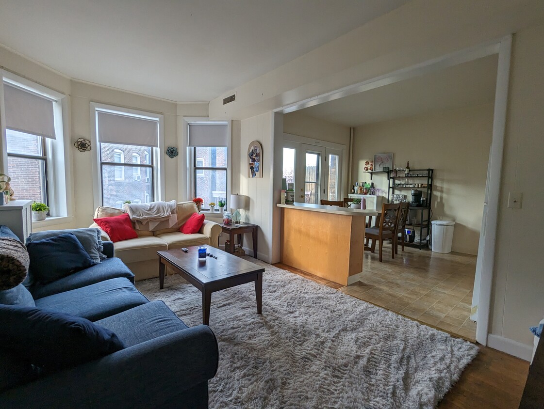 Primary Photo - 1133 Commonwealth Ave
