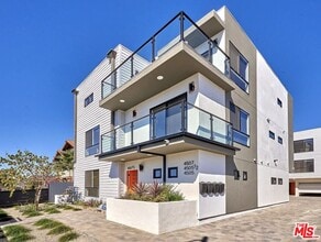 Building Photo - 4507 Lomita St