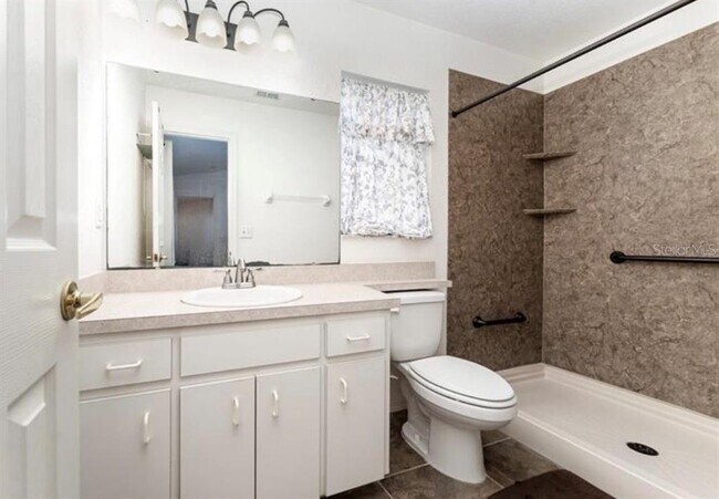 Building Photo - 8150 Oakhurst Blvd