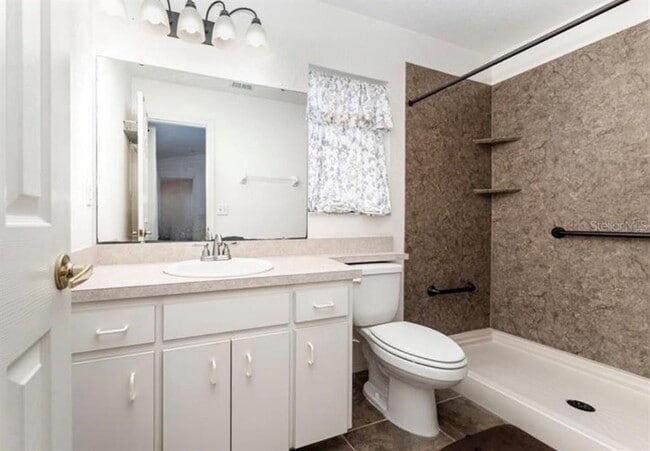 Foto del edificio - 8150 Oakhurst Blvd