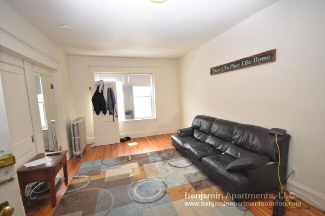 Foto del edificio - 126 Englewood Ave