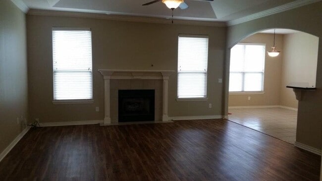 Building Photo - 603 SW Wallstone Rd