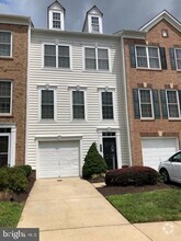 Building Photo - 2413 Brookmoor Ln