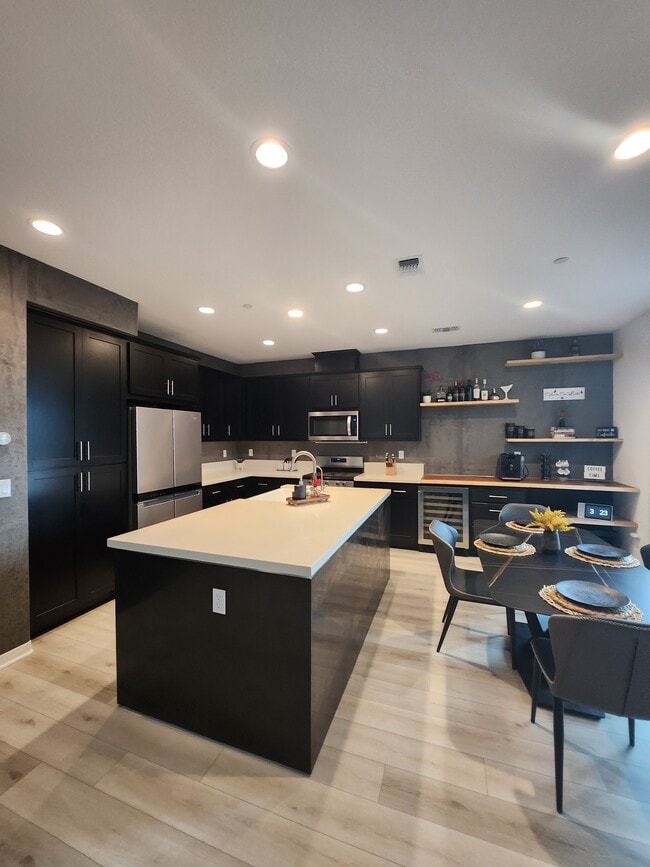 Building Photo - 17445 Deep Sea Dr